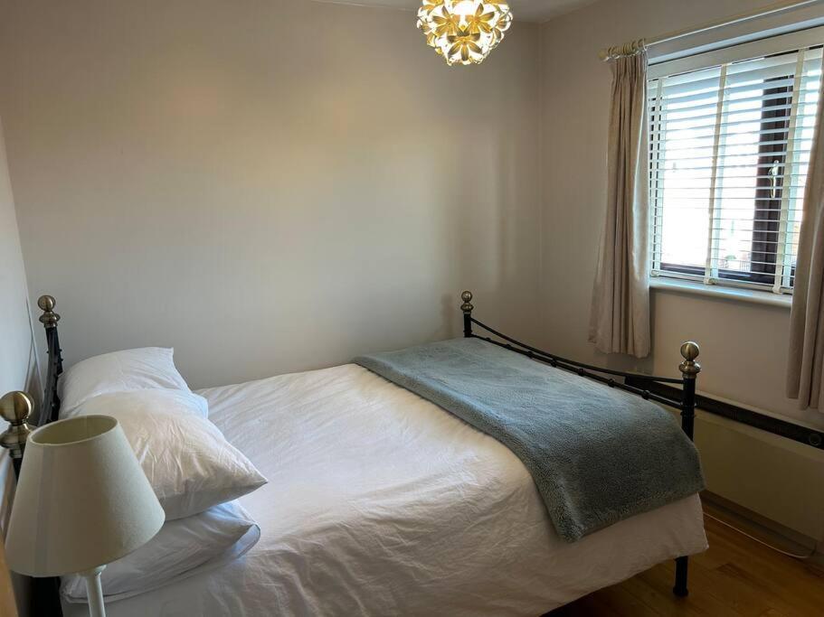 Cosy 2 Bed, Home From Home Haddenham  Buitenkant foto