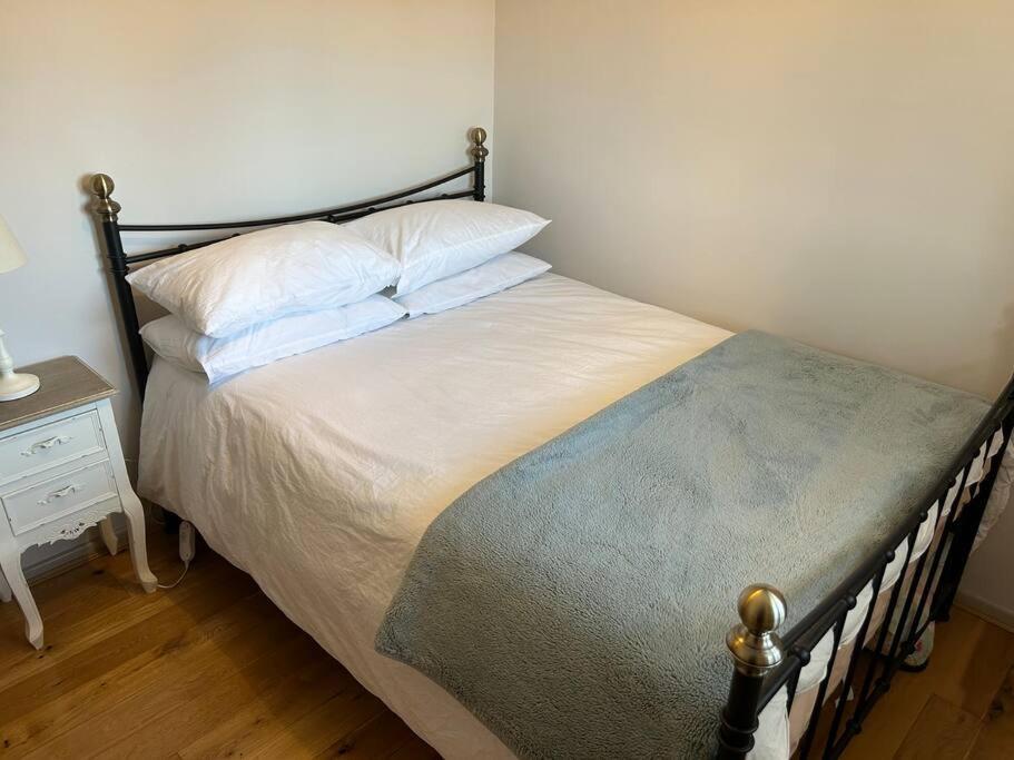Cosy 2 Bed, Home From Home Haddenham  Buitenkant foto