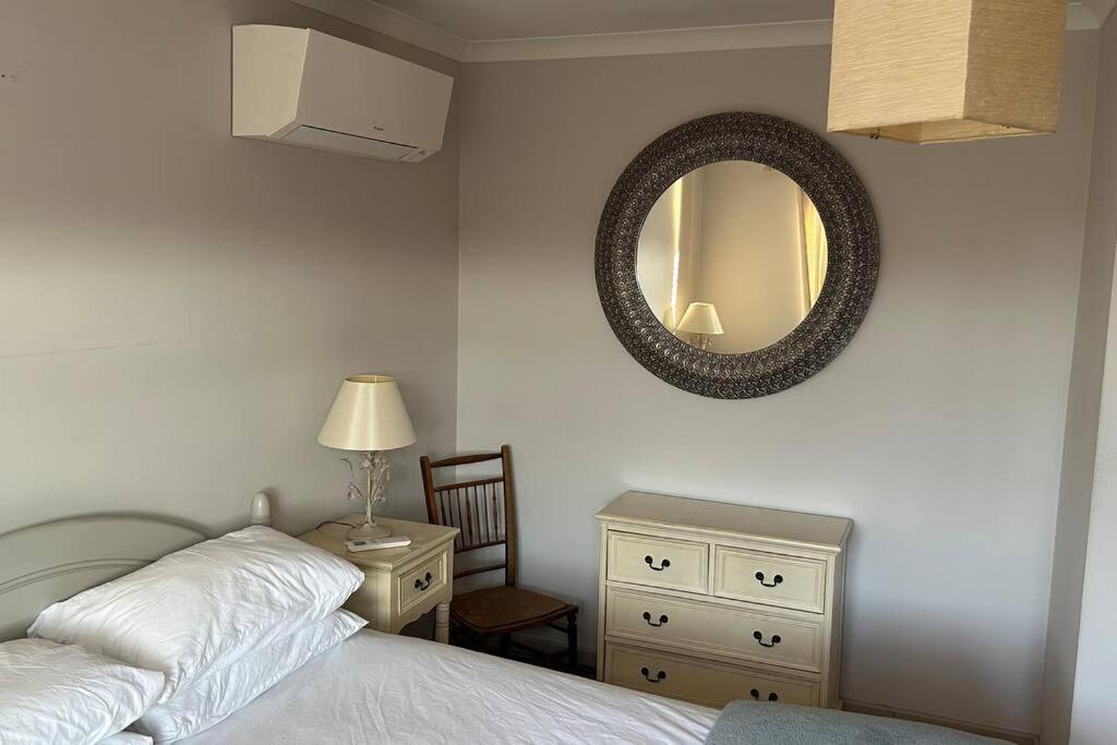 Cosy 2 Bed, Home From Home Haddenham  Buitenkant foto